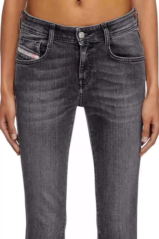 blugi bootcut 1969 D-Ebbey 09k98 Găsește cel mai apropiat magazin blugi bootcut 1969 D-Ebbey 09k98 Găsește cel mai apropiat magazin