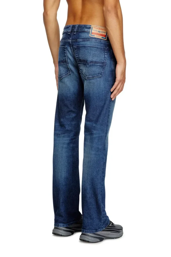 blugi bootcut 2007 Zatiny 09l51 Găsiți cel mai apropiat magazin