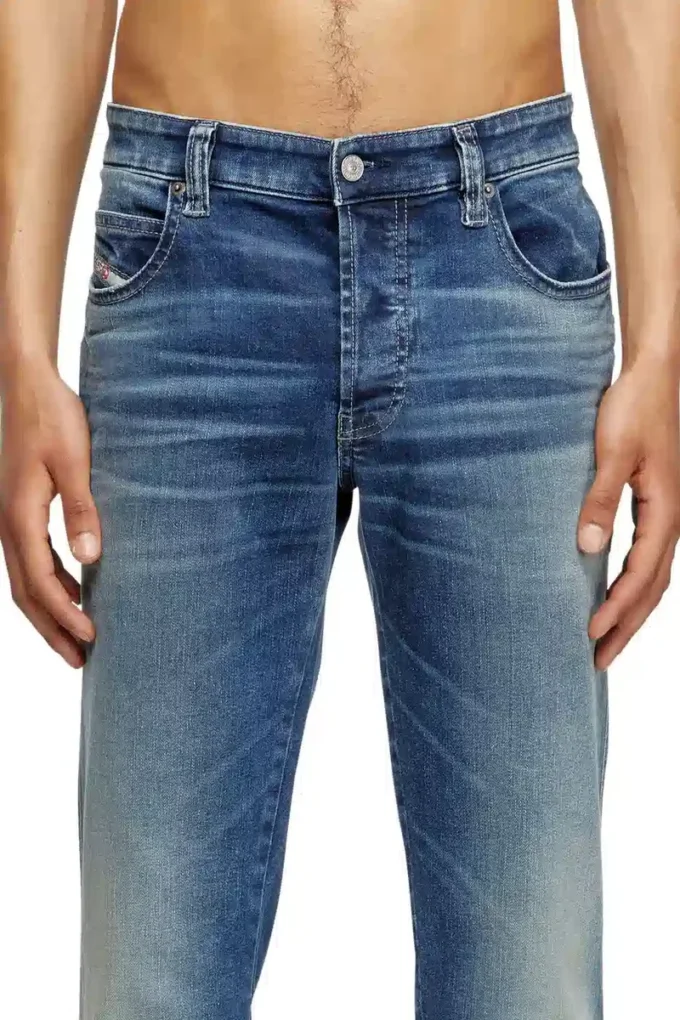 blugi slim 1993 d-vyl 0dbee Găsiți cel mai apropiat magazin blugi slim 1993 d-vyl 0dbee Găsiți cel mai apropiat magazin