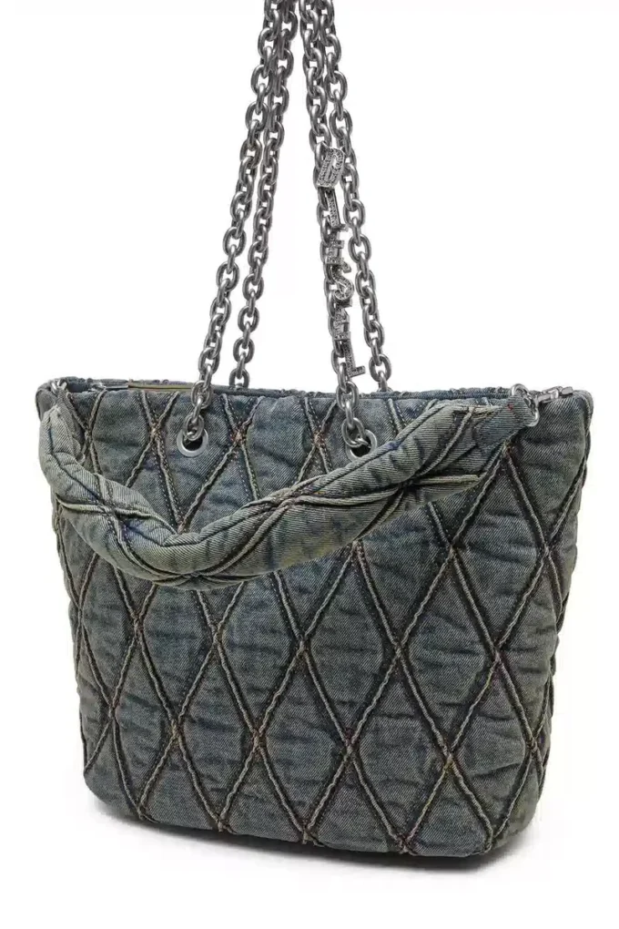 charm-d shopper m Geantă Charm-D-Tote din denim matlasat charm-d shopper m Geantă Charm-D-Tote din denim matlasat