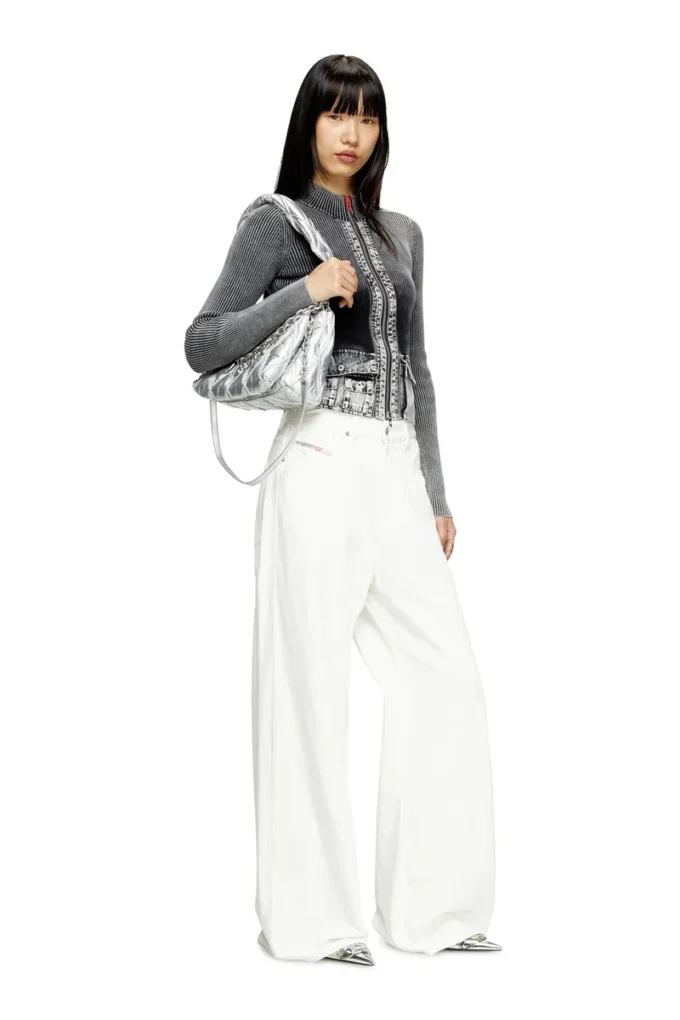 charm-d shoulder m Geantă de umăr Charm-D M din nailon metalizat matlasat charm-d shoulder m Geantă de umăr Charm-D M din nailon metalizat matlasat