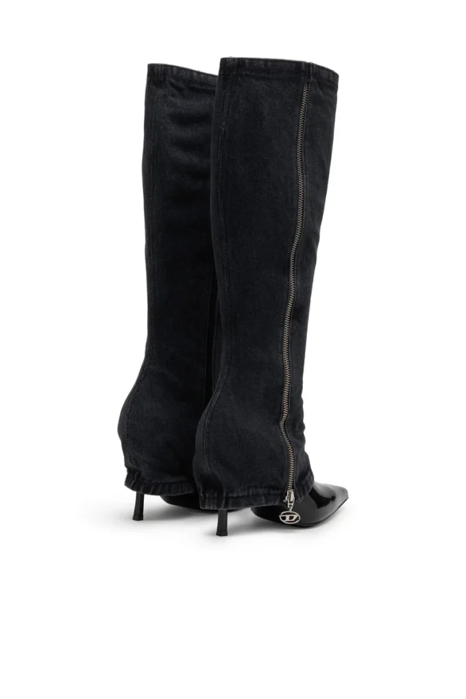 Cizme răsucite D-Venus Cizme D-Venus-Stiletto până la genunchi, cu efect trompe l’oeil de blugi Cizme răsucite D-Venus Cizme D-Venus-Stiletto până la genunchi, cu efect trompe l’oeil de blugi