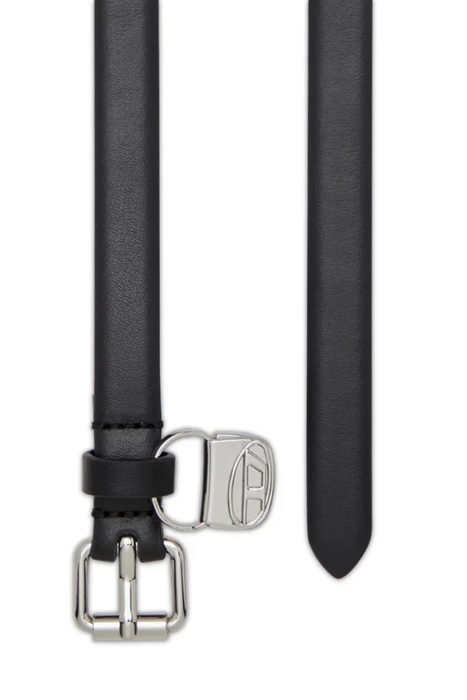 Curea subțire din piele de 1,4 cm cu charm 1DR pentru șolduri Curea subțire din piele de 1,4 cm cu charm 1DR pentru șolduri