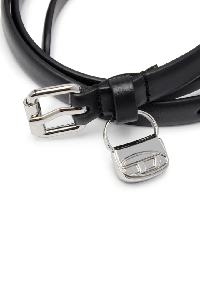Curea subțire din piele de 1,4 cm cu charm 1DR pentru șolduri Curea subțire din piele de 1,4 cm cu charm 1DR pentru șolduri