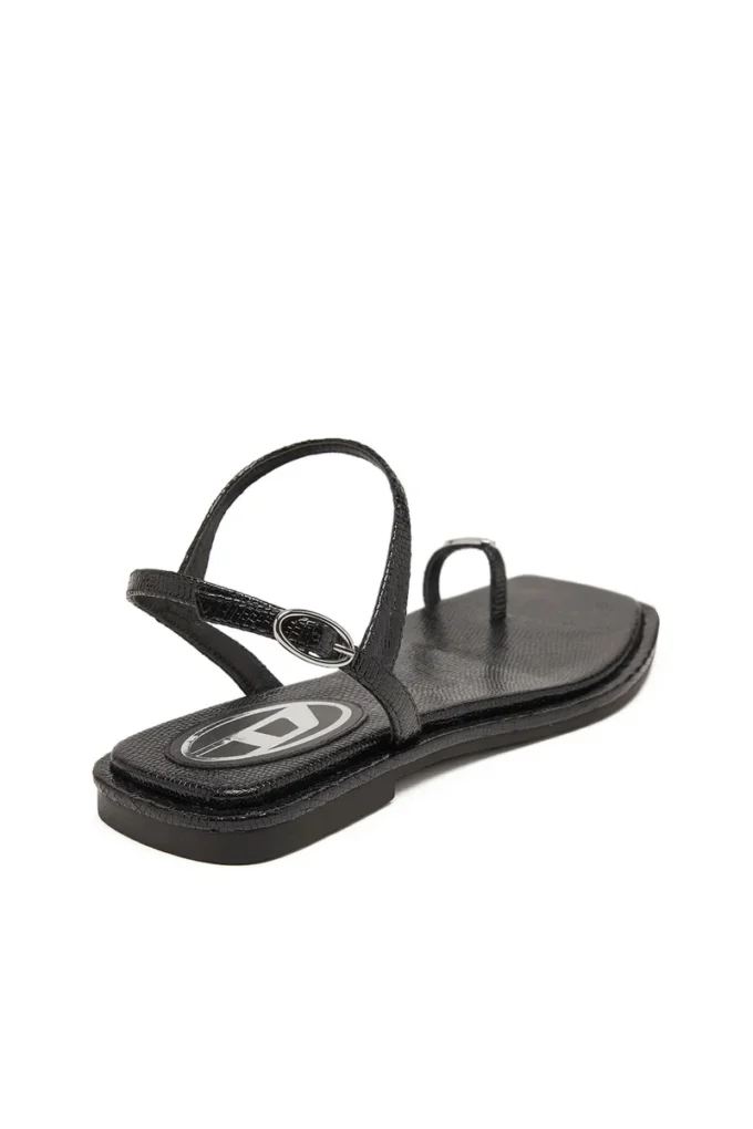 d-amber infra 0 D-AMBER – Sandale din piele cu logo metalic
