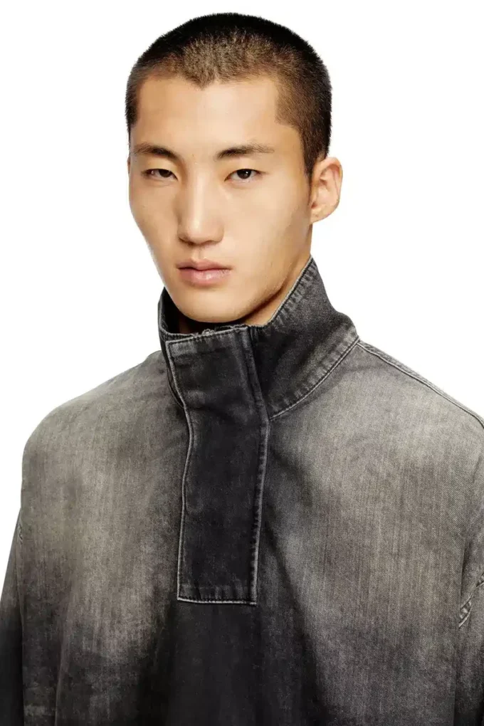 d-flow-s3 Top din denim cu guler înalt d-flow-s3 Top din denim cu guler înalt