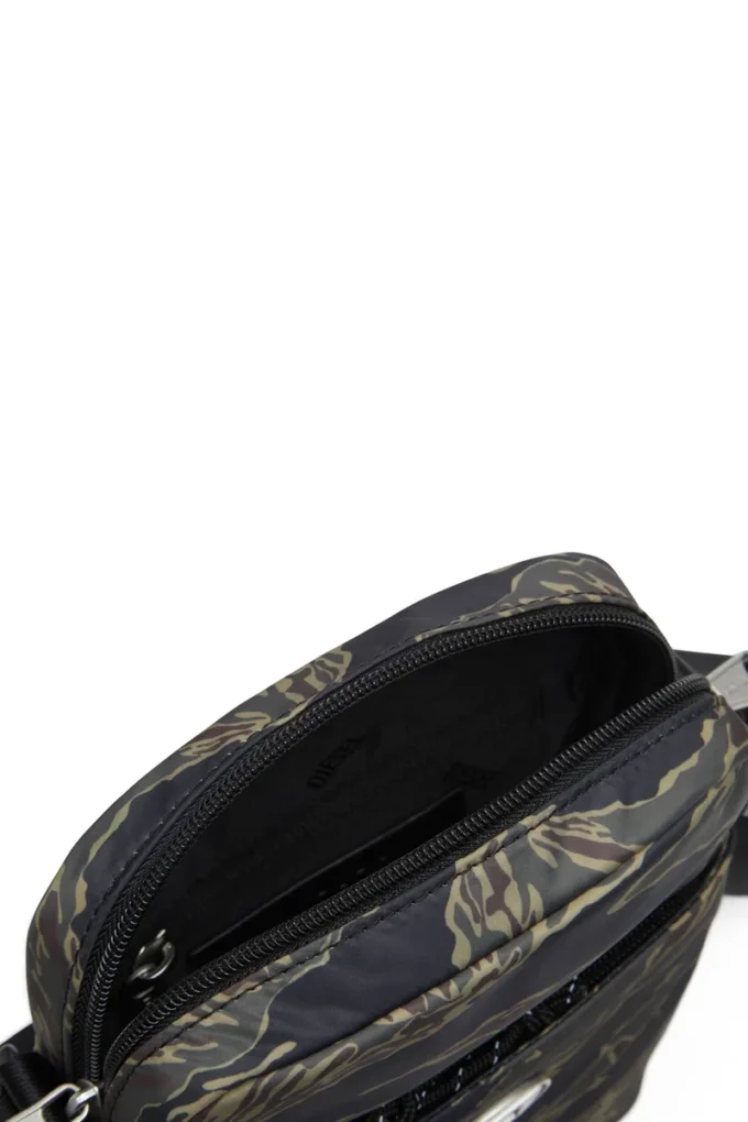 d-pack crossbody x Găsiți cel mai apropiat magazin d-pack crossbody x Găsiți cel mai apropiat magazin