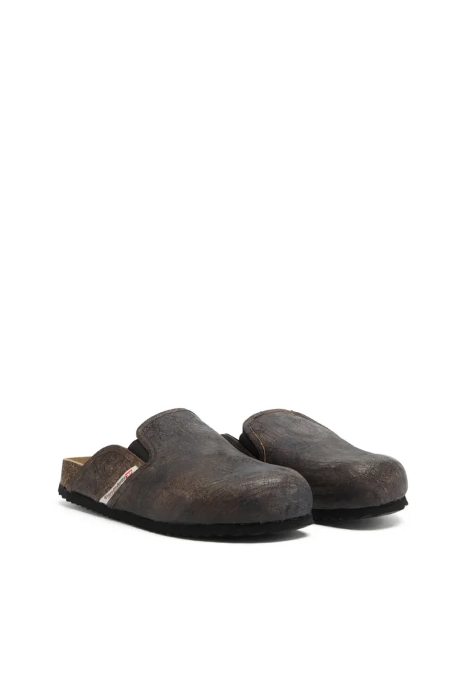 d-woodstock slip-on D-Woodstock-Clogs din piele de căprioară cu efect craquelé d-woodstock slip-on D-Woodstock-Clogs din piele de căprioară cu efect craquelé