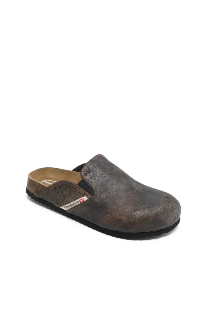 d-woodstock slip-on D-Woodstock-Clogs din piele de căprioară cu efect craquelé d-woodstock slip-on D-Woodstock-Clogs din piele de căprioară cu efect craquelé