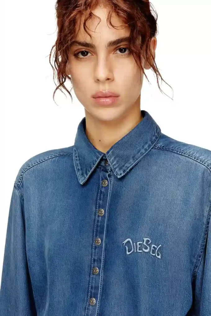 de-drevia-s Rochie din denim cu broderie pe spate de-drevia-s Rochie din denim cu broderie pe spate