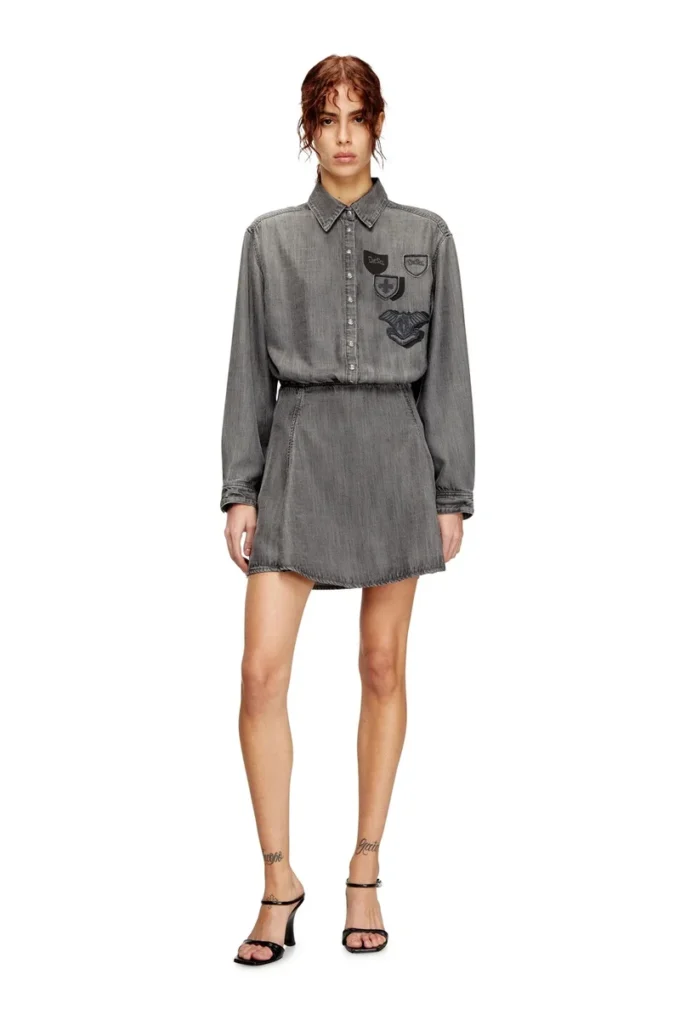 de-drevia-s Rochie din denim cu patch-uri brodate de-drevia-s Rochie din denim cu patch-uri brodate