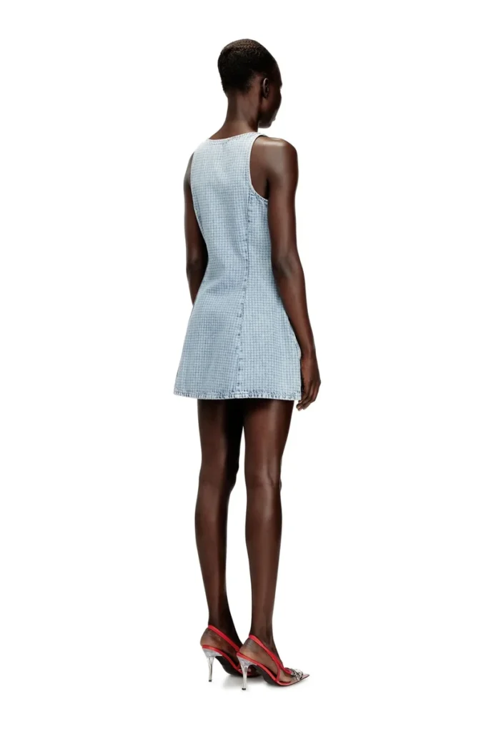de-sweeney-s1 Rochie scurtă din denim cu imprimeu houndstooth și cristale de-sweeney-s1 Rochie scurtă din denim cu imprimeu houndstooth și cristale