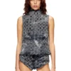 de-tapi-fsh1 Top fără mâneci din denim cu imprimeu tie-dye în model pied-de-poule