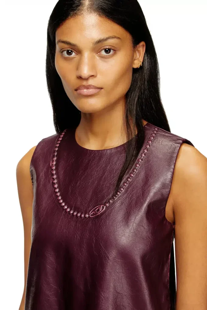 fr-d-ares Rochie mini fără mâneci, de culoare burgund, din țesătură acoperită fr-d-ares Rochie mini fără mâneci, de culoare burgund, din țesătură acoperită