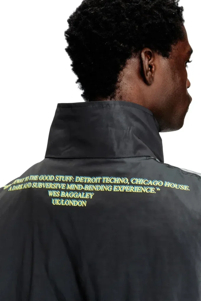 j-erik Jachetă din tricou tehnic cu imprimeu cu versuri j-erik Jachetă din tricou tehnic cu imprimeu cu versuri