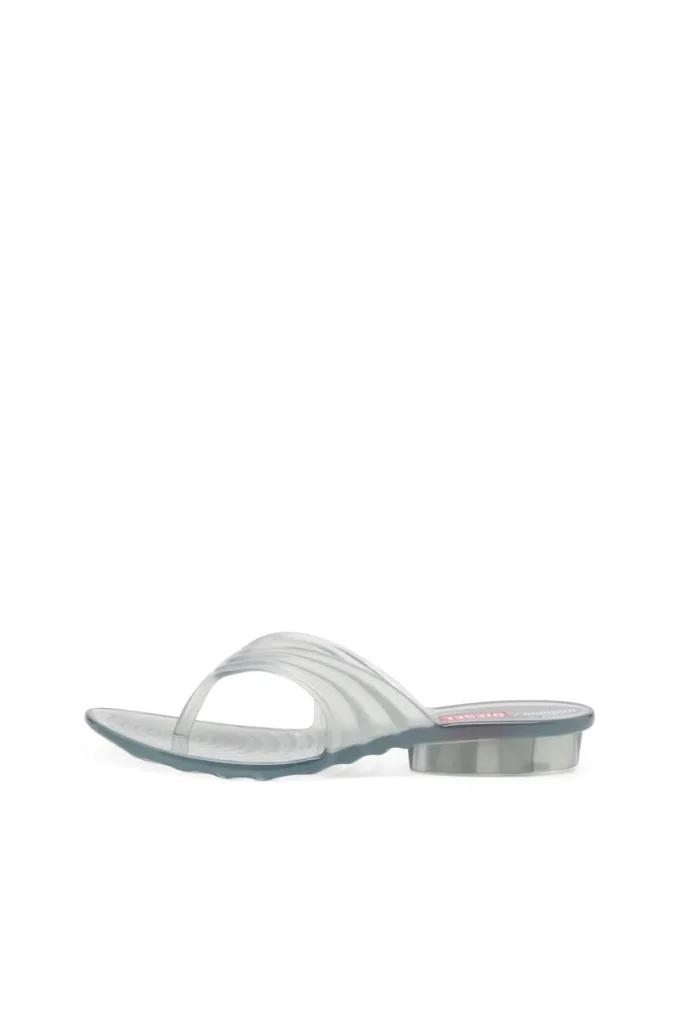 melissa quantum thong Șlapi sculpturali din Melflex® melissa quantum thong Șlapi sculpturali din Melflex®