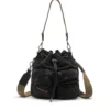 multi-pkts bucket x Geantă tip sac cu multiple buzunare din denim spălat multi-pkts bucket x Geantă tip sac cu multiple buzunare din denim spălat