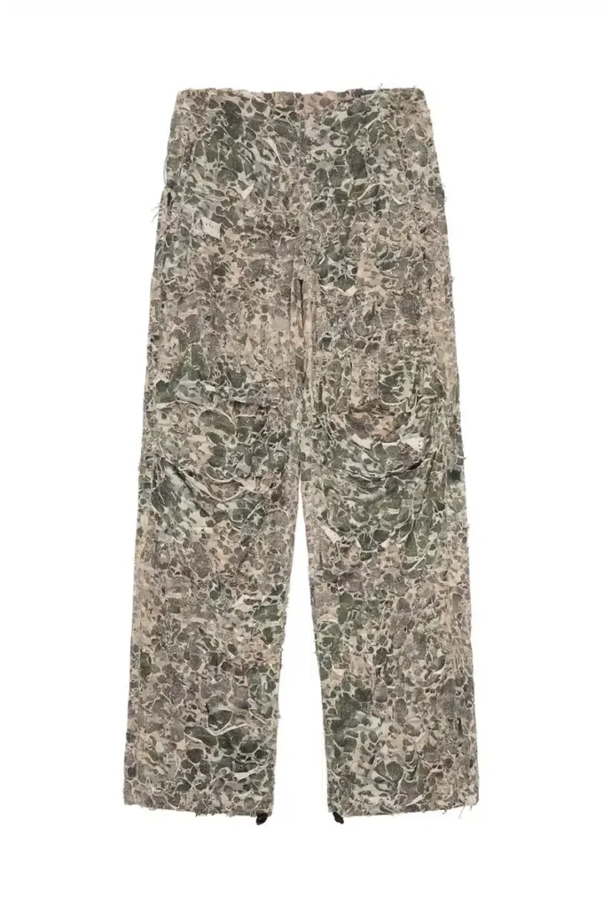 p-hokney Pantaloni camuflaj cu finisaj distrus p-hokney Pantaloni camuflaj cu finisaj distrus