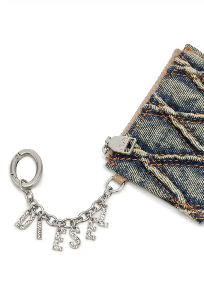 Portcard cu lanț Portcard din denim matlasat cu model argyle Portcard cu lanț Portcard din denim matlasat cu model argyle