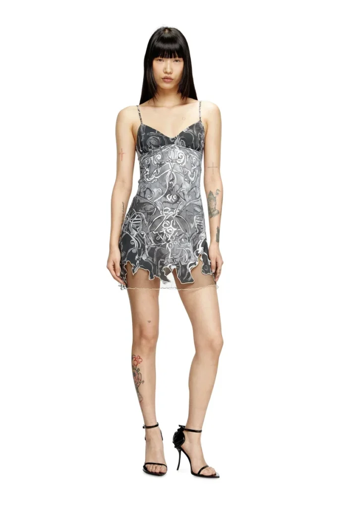 Rochie mini din nailon cu inserție d și imprimeu heraldic Rochie mini din nailon cu inserție d și imprimeu heraldic