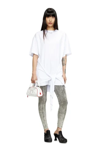 Rochie tip tricou d-eivor cu fundă în față Rochie tip tricou d-eivor cu fundă în față