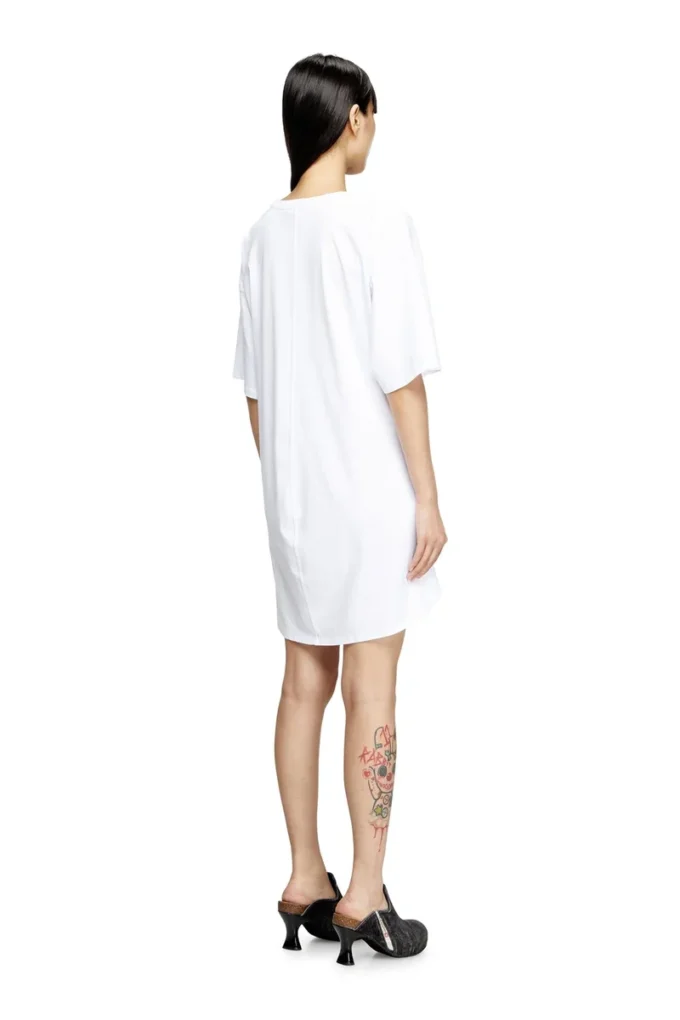 Rochie tip tricou d-eivor cu fundă în față Rochie tip tricou d-eivor cu fundă în față