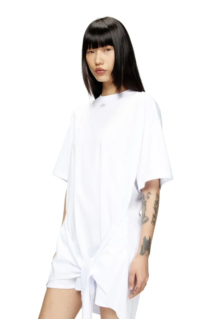 Rochie tip tricou d-eivor cu fundă în față Rochie tip tricou d-eivor cu fundă în față