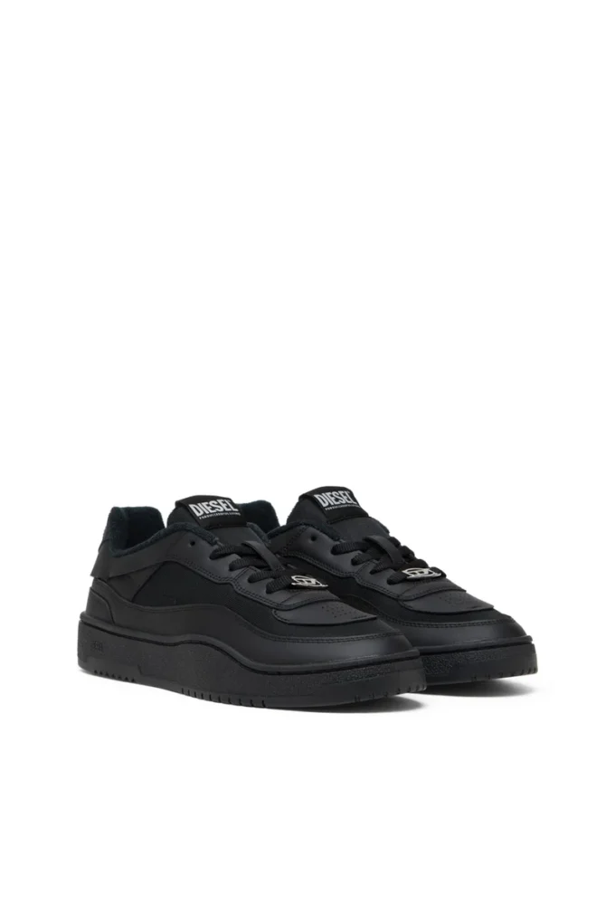 s-oval skate low S-Oval Skate – Adidași din piele cu inserții din țesătură