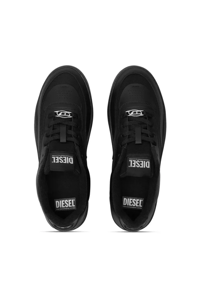 s-oval skate low S-Oval Skate – Adidași din piele cu inserții din țesătură