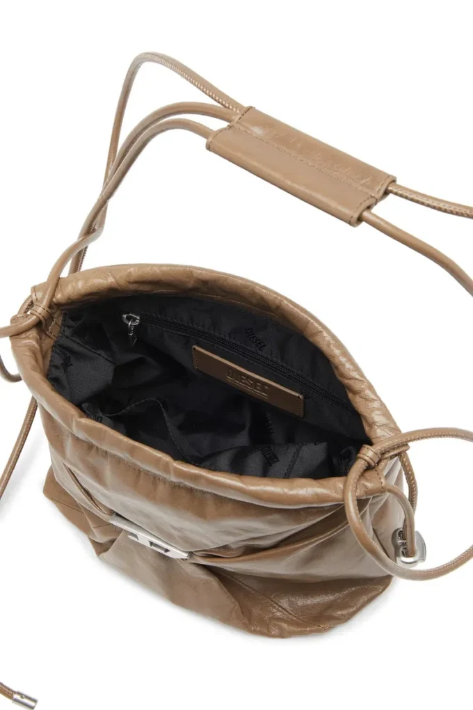 scrunch-d bucket Geantă Scrunch-D-Bucket din piele strălucitoare șifonată