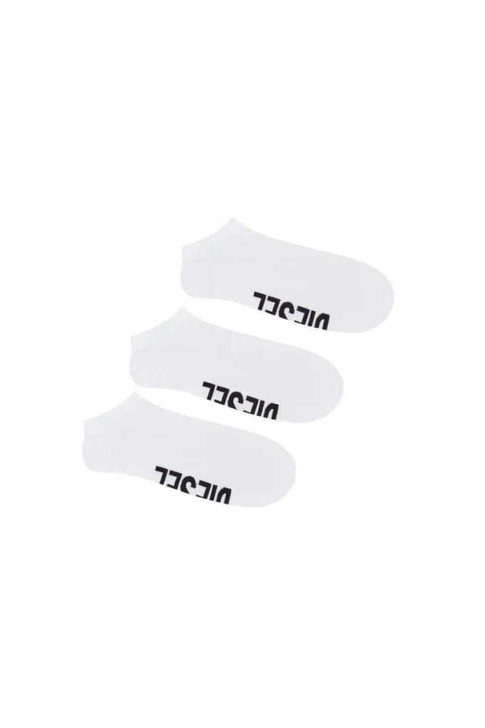 skm-gost-threepack Set de 3 perechi de șosete scurte cu logo pe podul piciorului skm-gost-threepack Set de 3 perechi de șosete scurte cu logo pe podul piciorului