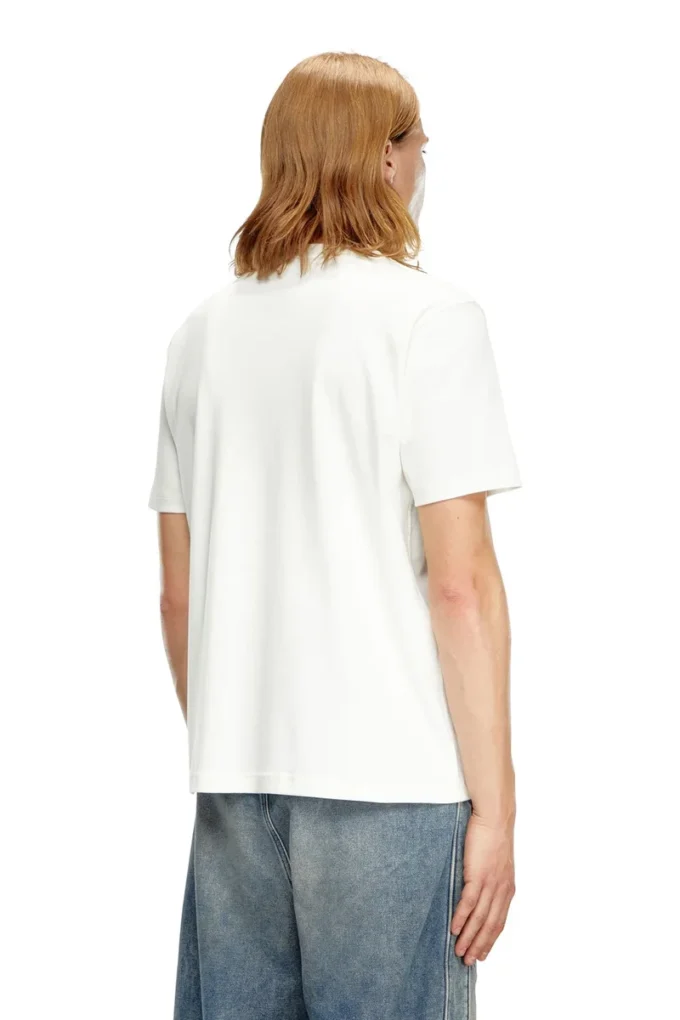 t-adjust-doval-pj Tricou cu patch oval D t-adjust-doval-pj Tricou cu patch oval D