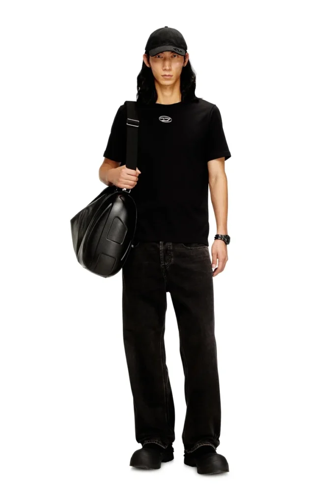 t-adjust-od Tricou cu litera Oval D metalică