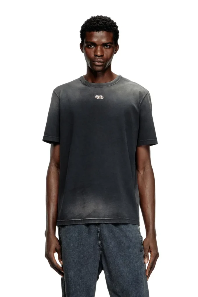 t-adjust-t1 Tricou decolorat cu decupaj oval D