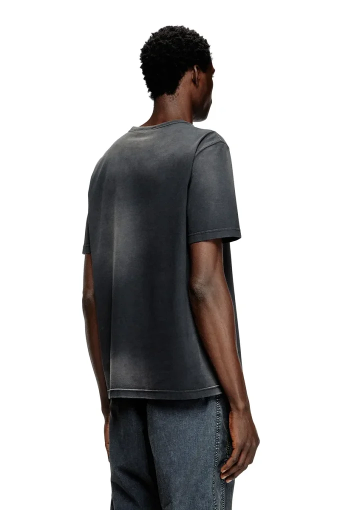 t-adjust-t1 Tricou decolorat cu decupaj oval D