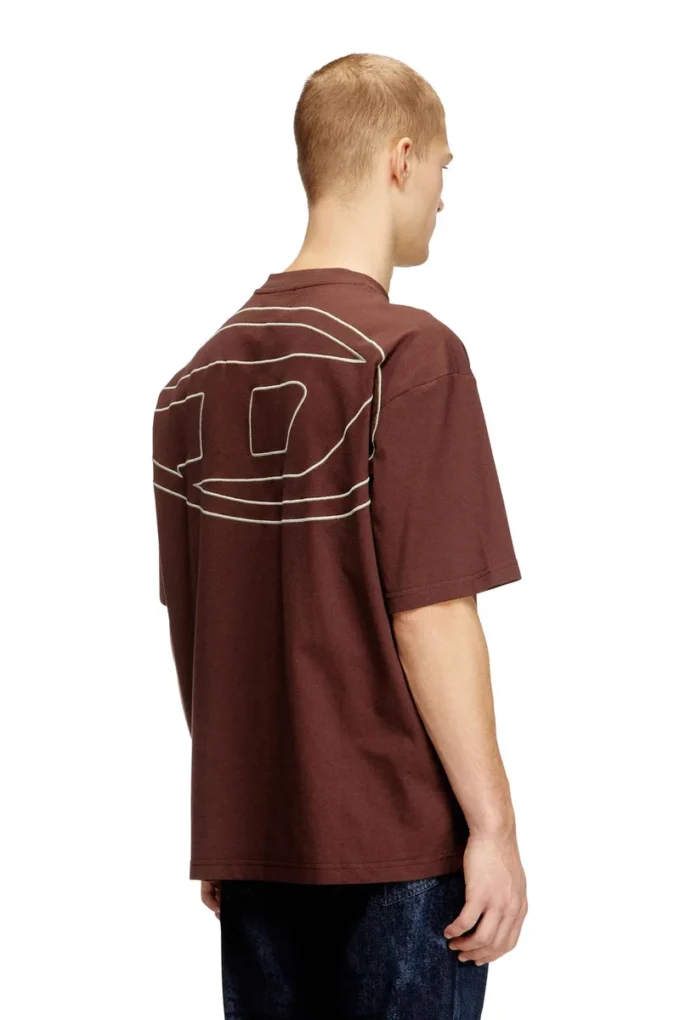 t-boggy-megoval-d Tricou cu broderie ovală mare D