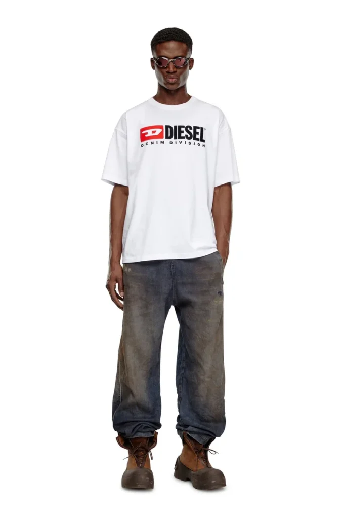 t-boxt-div Tricou cu logo Diesel aplicat t-boxt-div Tricou cu logo Diesel aplicat
