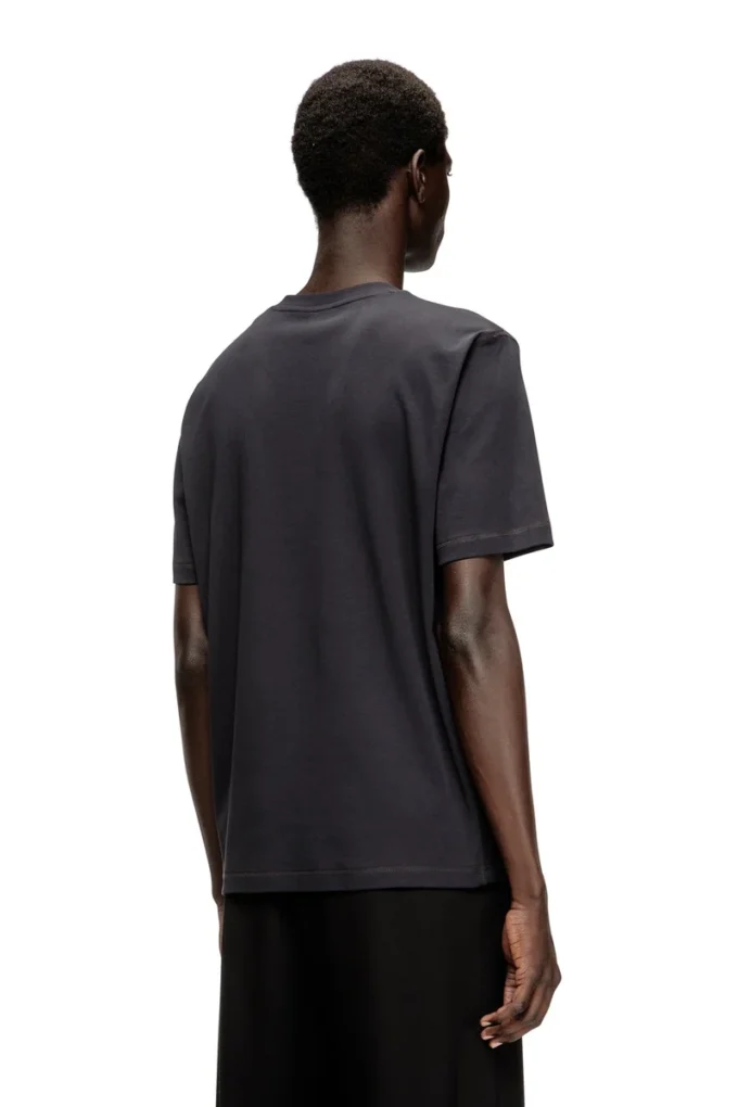 t-madjust-tr Tricou obișnuit cu guler rotund și Oval D