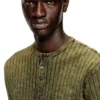 Tricou Henley din tricot cu nervuri largi tratat
