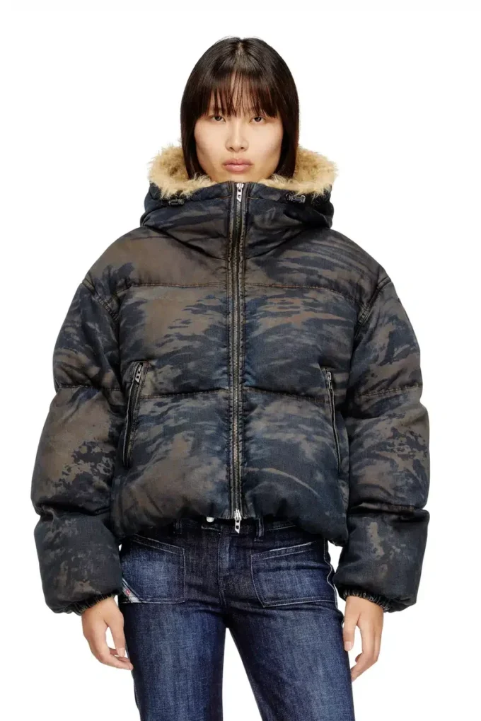 w-aves-fur Jacheta matlasată cu glugă din denim camuflaj cu efect murdar
