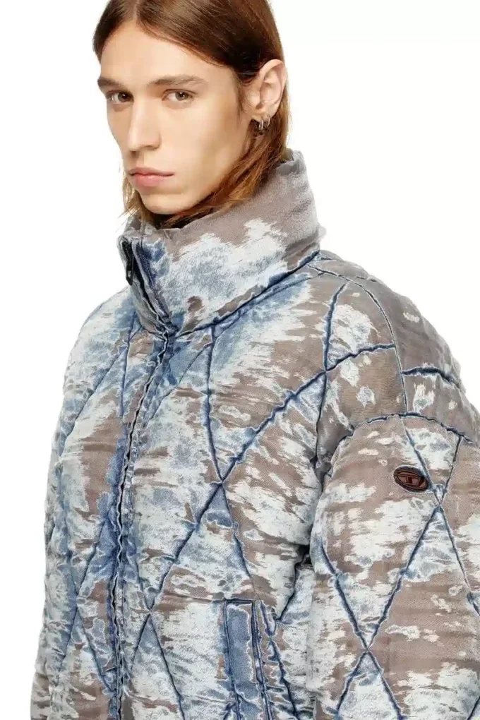 w-kons Jachetă căptușită din denim devoré matlasat în model argyle w-kons Jachetă căptușită din denim devoré matlasat în model argyle