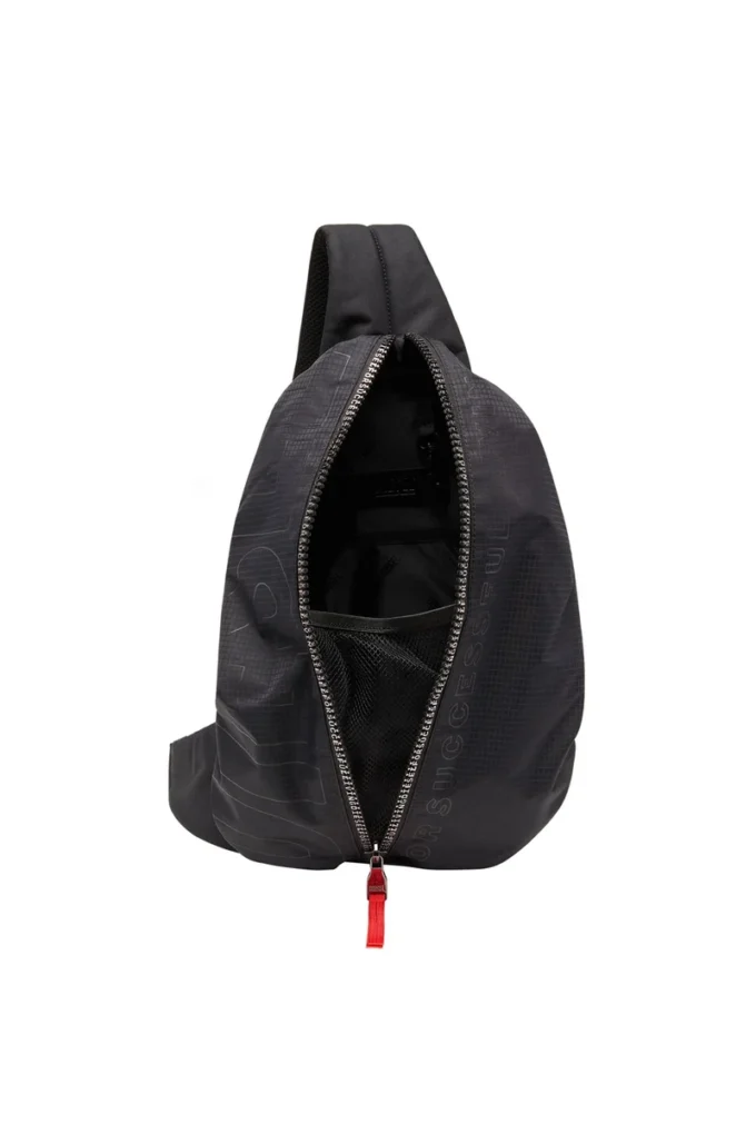 zip-d sling bag x Rucsac Zip-D-Sling din țesătură jacquard în carouri zip-d sling bag x Rucsac Zip-D-Sling din țesătură jacquard în carouri